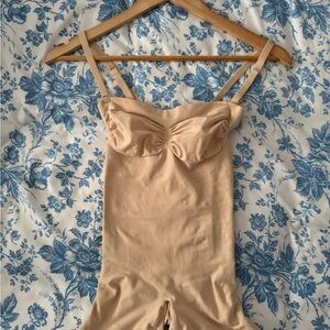SKIMS seamless sculpt SHORTIE BODYSUIT (can be strapless) New without tags